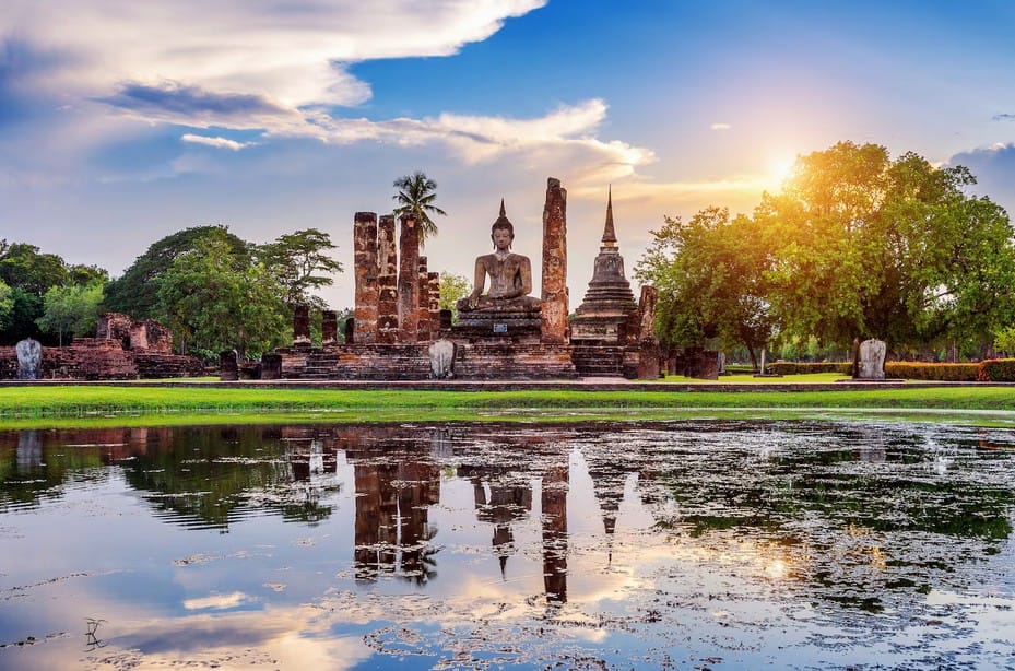 wat-phra-singh-nuit-chiang-mai-thailande